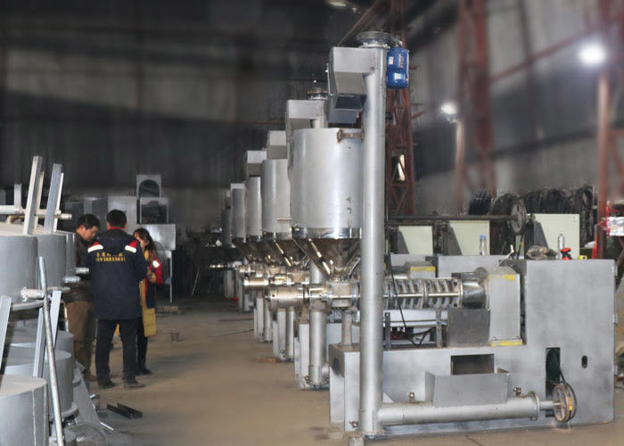 Kecepatan Spindle 60-100 RPM Mesin Ekstraksi Minyak Kedelai Untuk Keuntungan Pembeli
